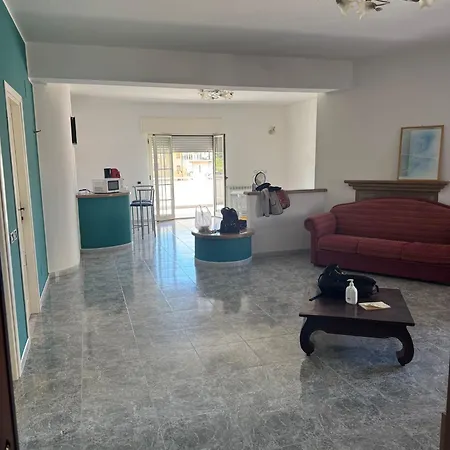 לינה וארוחת בוקר Rosy House