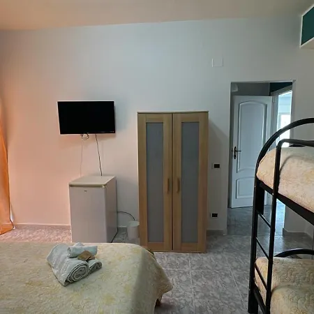 Bed and Breakfast Rosy House Scalea