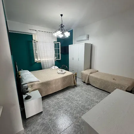 Oda ve Kahvaltı Rosy House Scalea